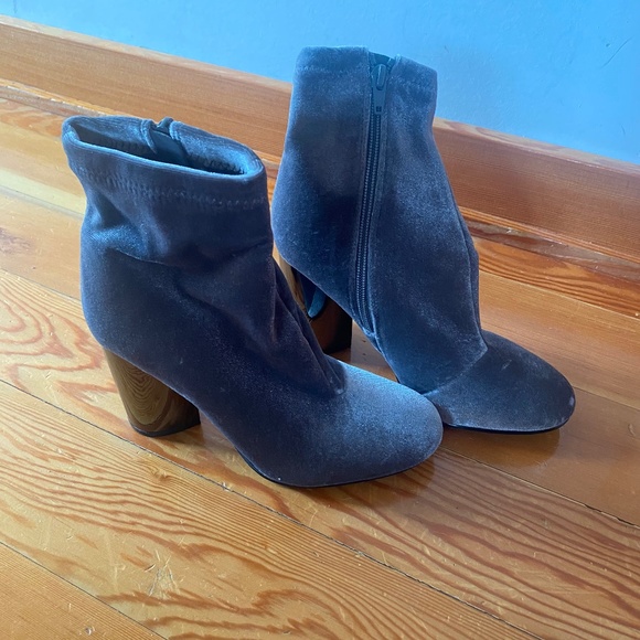 Aldo grey velvet heeled boots - Picture 4 of 4
